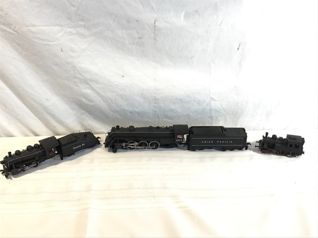 Vtg. Lima Sante Fe, Union Pacific and Marklin HO Trains: Vtg. Lima Sante Fe 99 Steam Engin , Union Pacific 4073 Steam Engine and Marklin 3029 HO Trains
