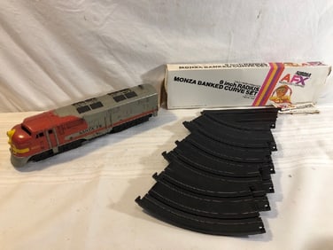 Vtg. Santa Fe Train and Box Aurora Tracks
