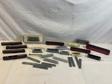 Vtg. Mini Lima, Atlas and Liliput Train Cars