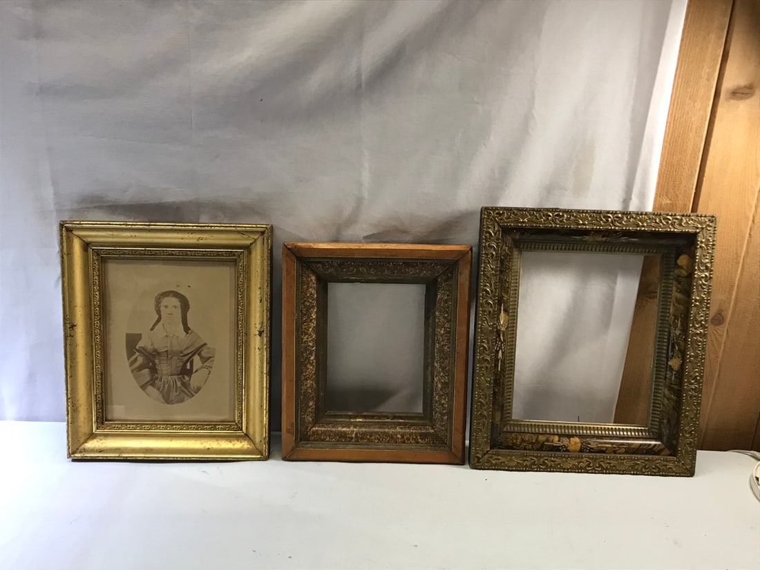 3 Antique Frames (1 of 9)