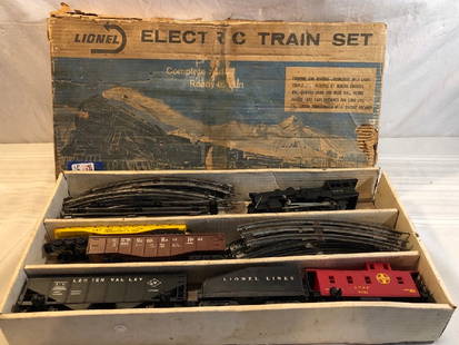 Lionel Electric Train Set: Lionel Electric Train Set - Tracks, 6 Train Cars