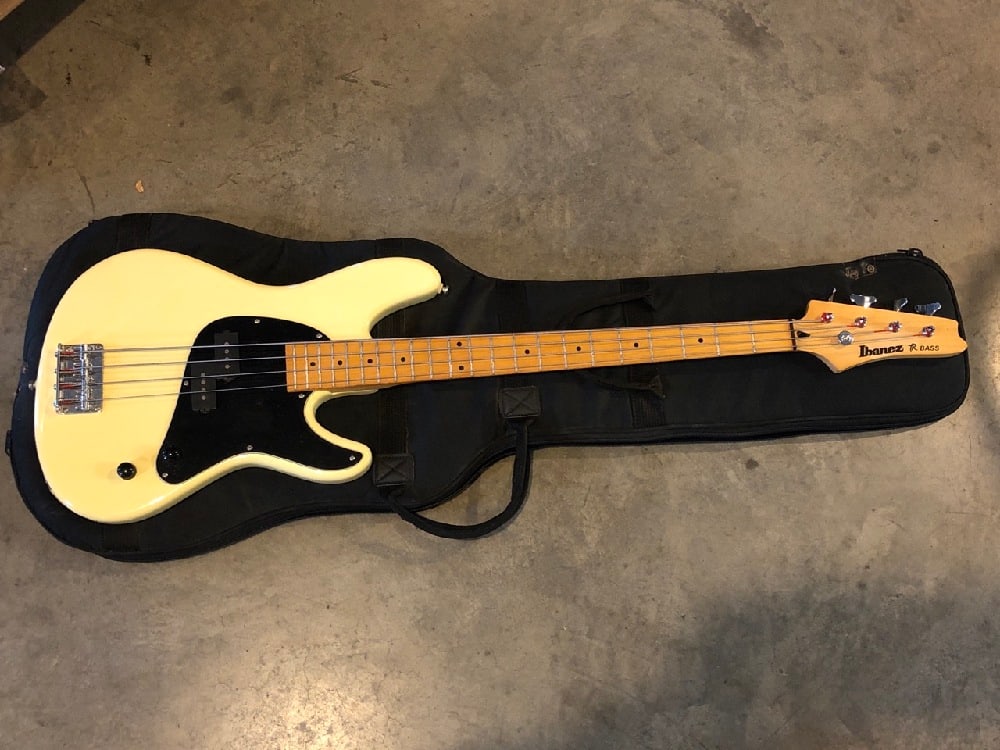 Ibanez TR Bass Guitar: Ibanez TR Bass Guitar TR 50 in soft carry case