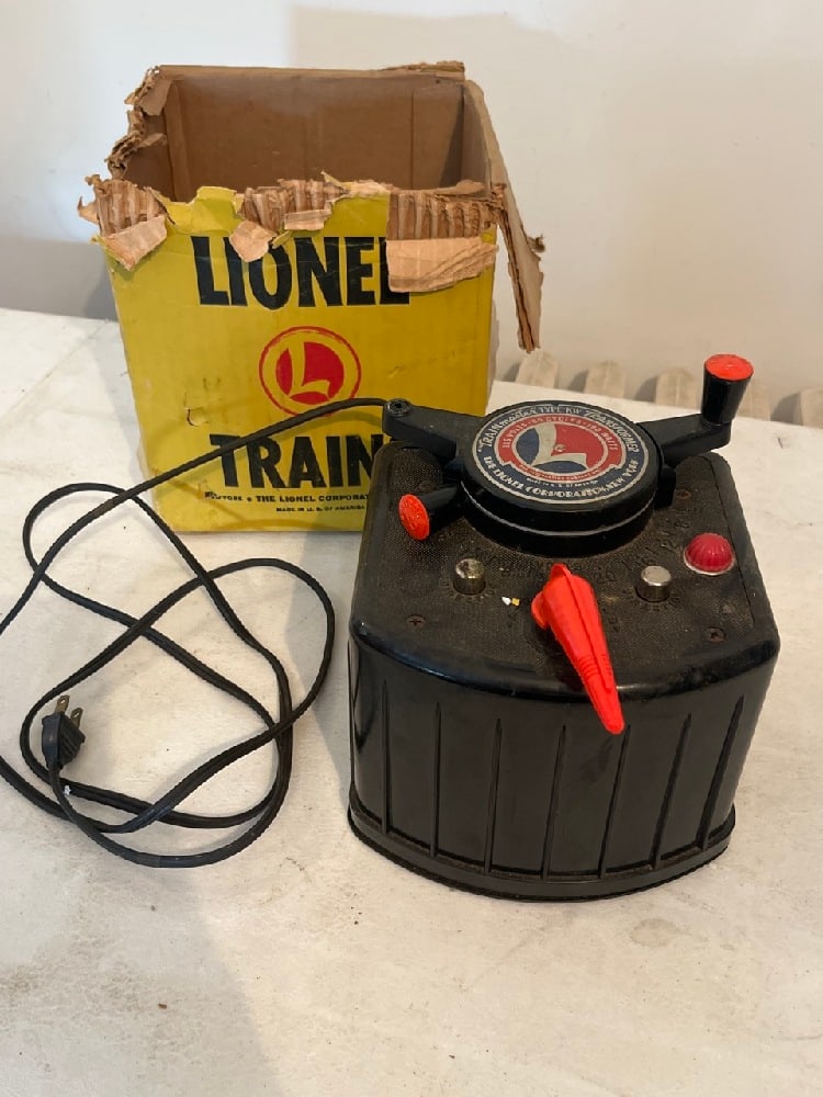 Vtg. Lionel Trainmaster Transformer (1 of 3)