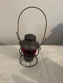 D & H RR Lantern w/ O& W Red Shade