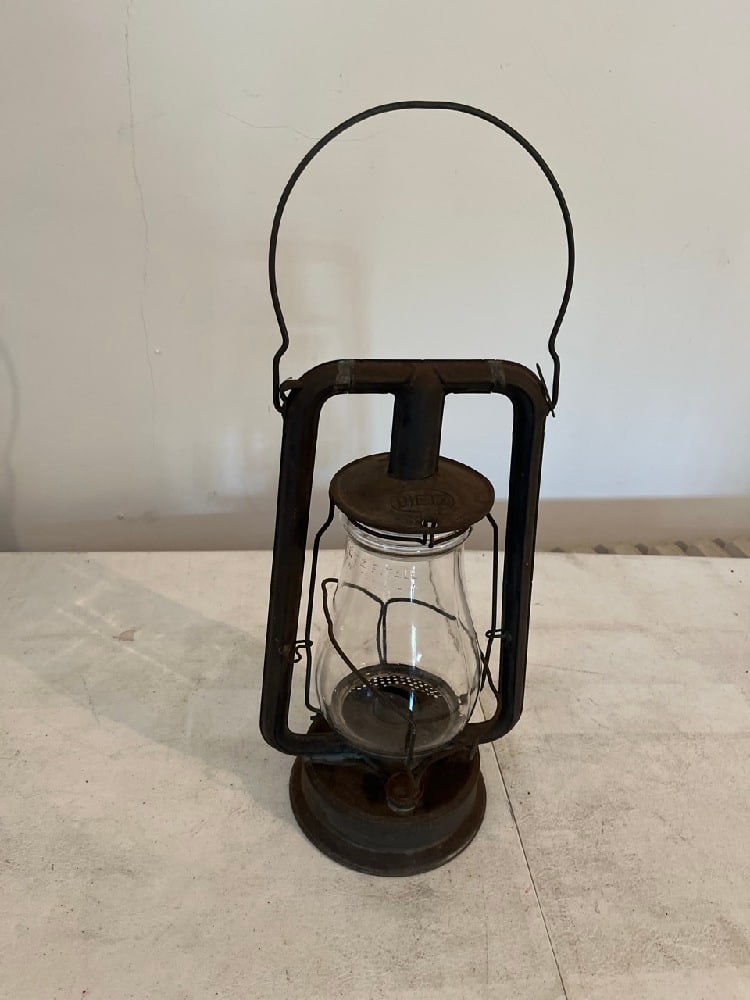 Dietz Hy-Lo Lantern (1 of 4)