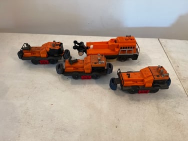 Vtg Lionel Track Cleaning Car & 3- Gang Cars