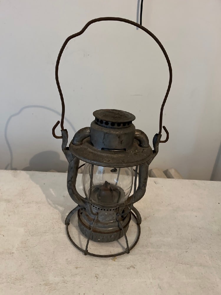 Vtg N.Y.O&W RR Lantern (1 of 8)