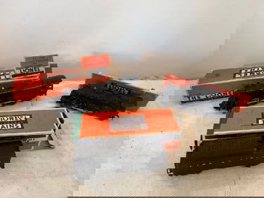 Vtg Lionel Locomotives & Car