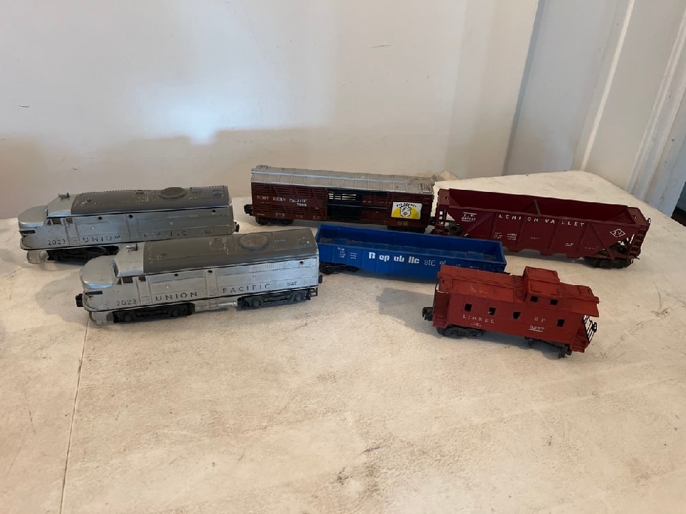 Vtg Lionel 2023 Union Pacific Train Set (1 of 13)