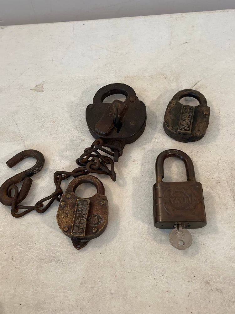 Vtg RR Locks & Keys (1 of 11)