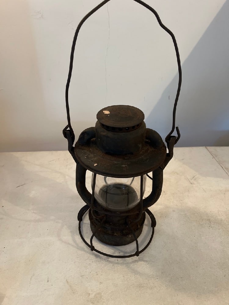 Vtg N.Y. O & W RR Lantern (1 of 5)
