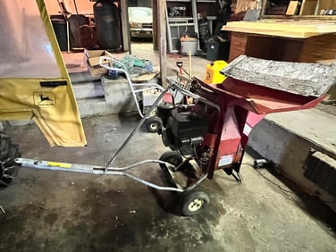 Super Tomahawk Chipper/Shredder