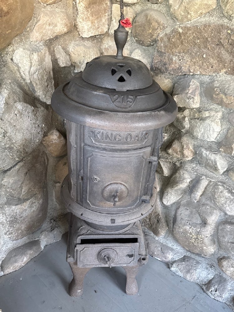 Antique King Oak Parlor Stove (1 of 7)