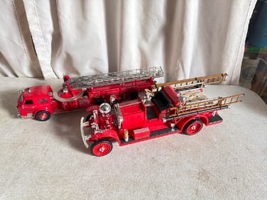 Vtg Franklin Mint Firetruck & Telephone