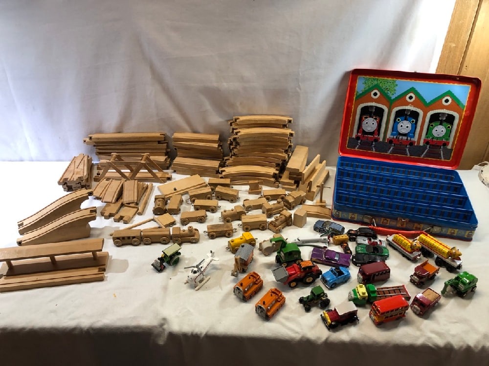 Thomas The Tank Engine and Wooden Trains and Track (1 of 18)