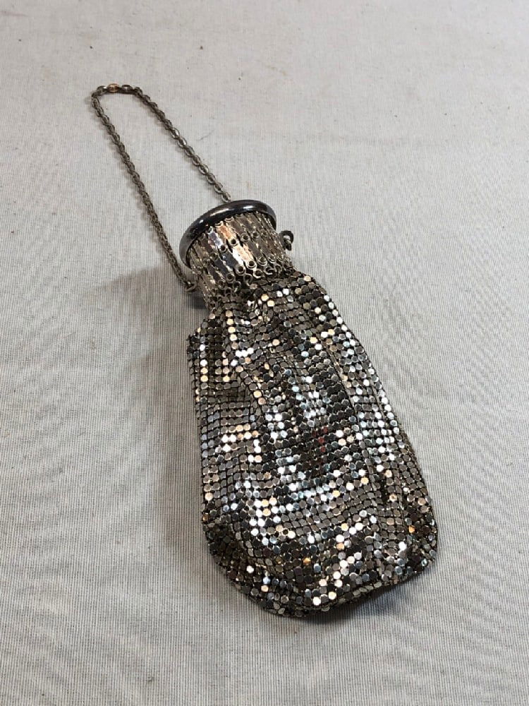 Vtg. Whiting + Davis Co. Art Deco Mesh Cocktail Purse (1 of 4)
