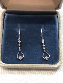 10 K White Gold Drop earrings w/ Diamonds