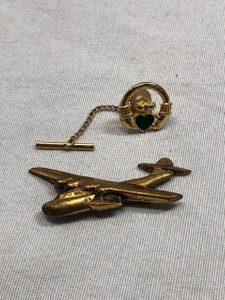 2 Vtg Pins (1 of 7)