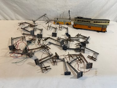 Vtg. Train Cars and Accessories