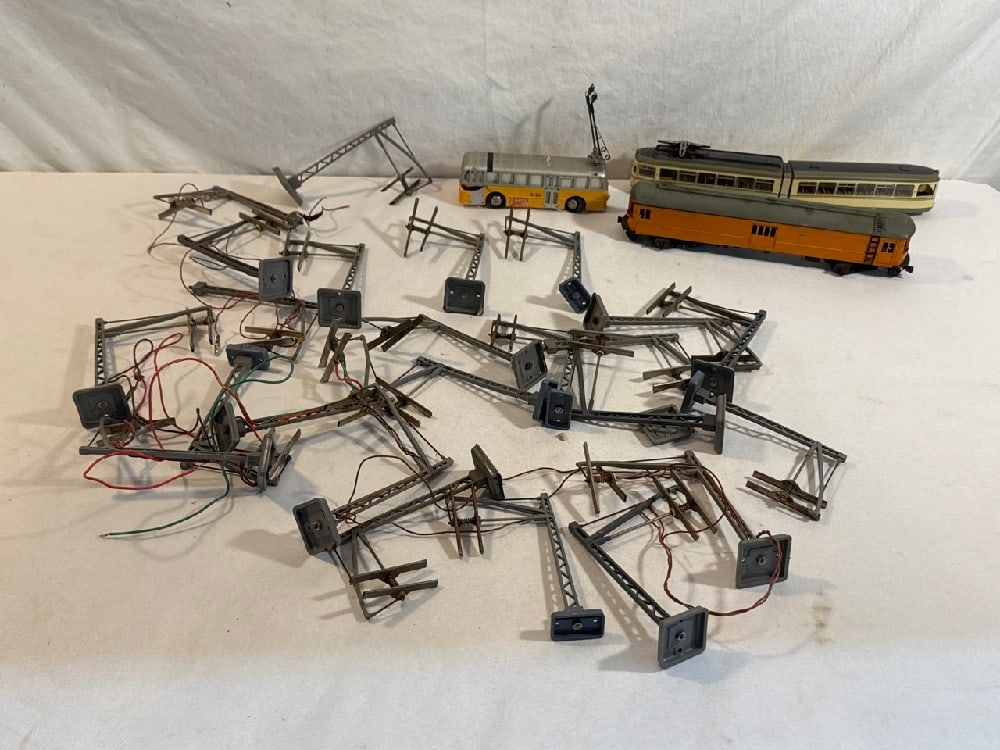 Vtg. Train Cars and Accessories (1 of 9)