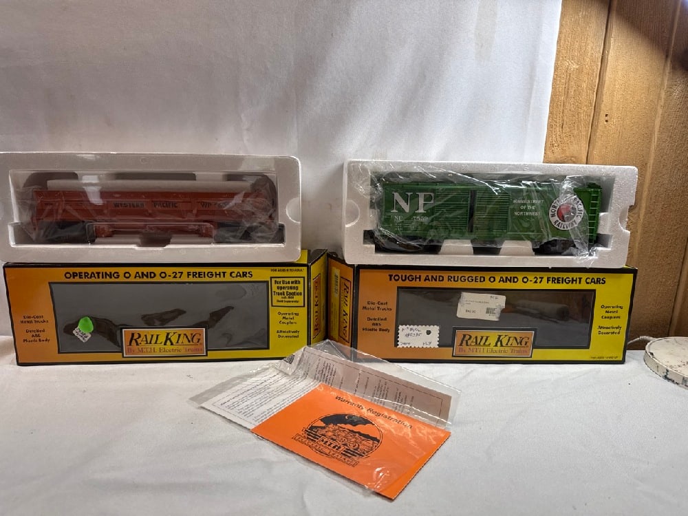Rail king by MTH Electric Train Cars (1 of 4)