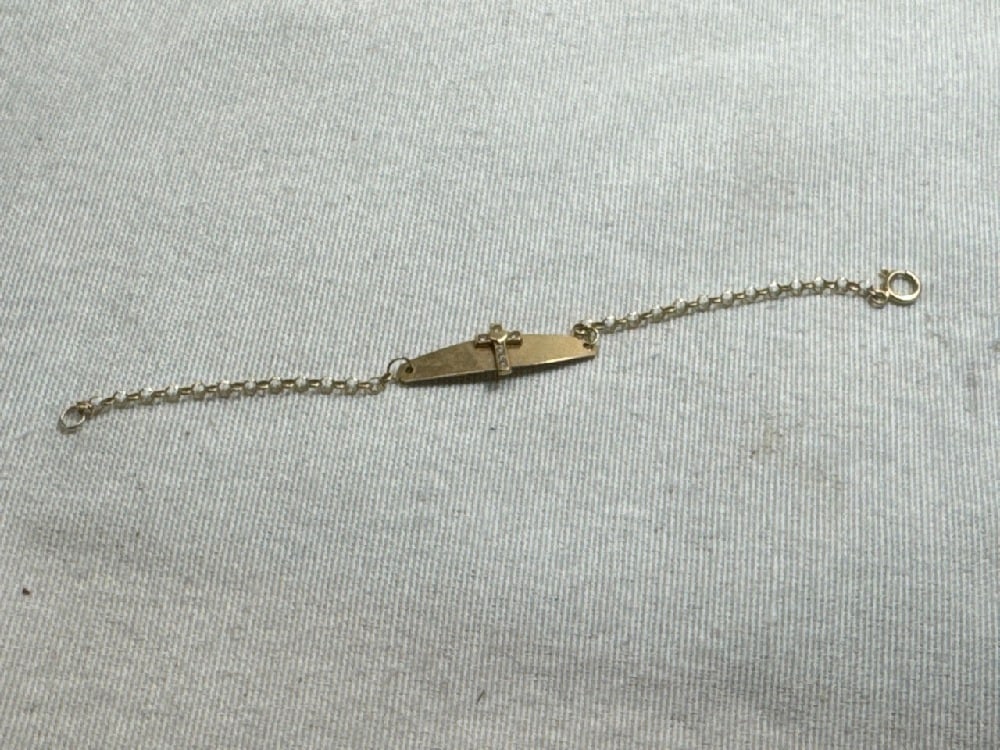 Piercing Pagoda 10K Childs Cross ID Bracelet: Piercing Pagoda 10K Childs Cross ID Bracelet - 5”