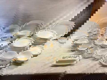 Large Corelle & Pyrex Butterfly Dinnerware Set