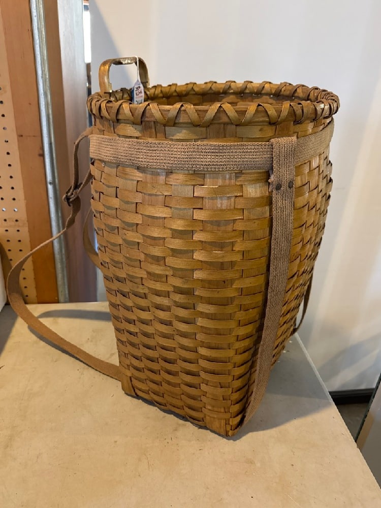 Native American Trappers Basket/Backpack Signed J. Arquette (1 of 6)