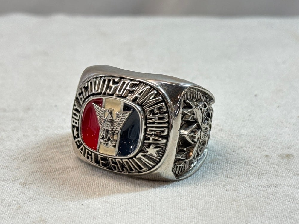 BoyScouts of America Eagle Scout Oversized Ring Paperweight: BoyScoutsof America Eagle Scout Oversized Ring Paperweight