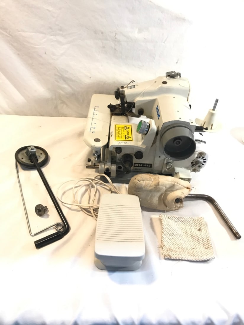 Rex RX-518 Portable Blindstitch Hemming Machine (1 of 7)