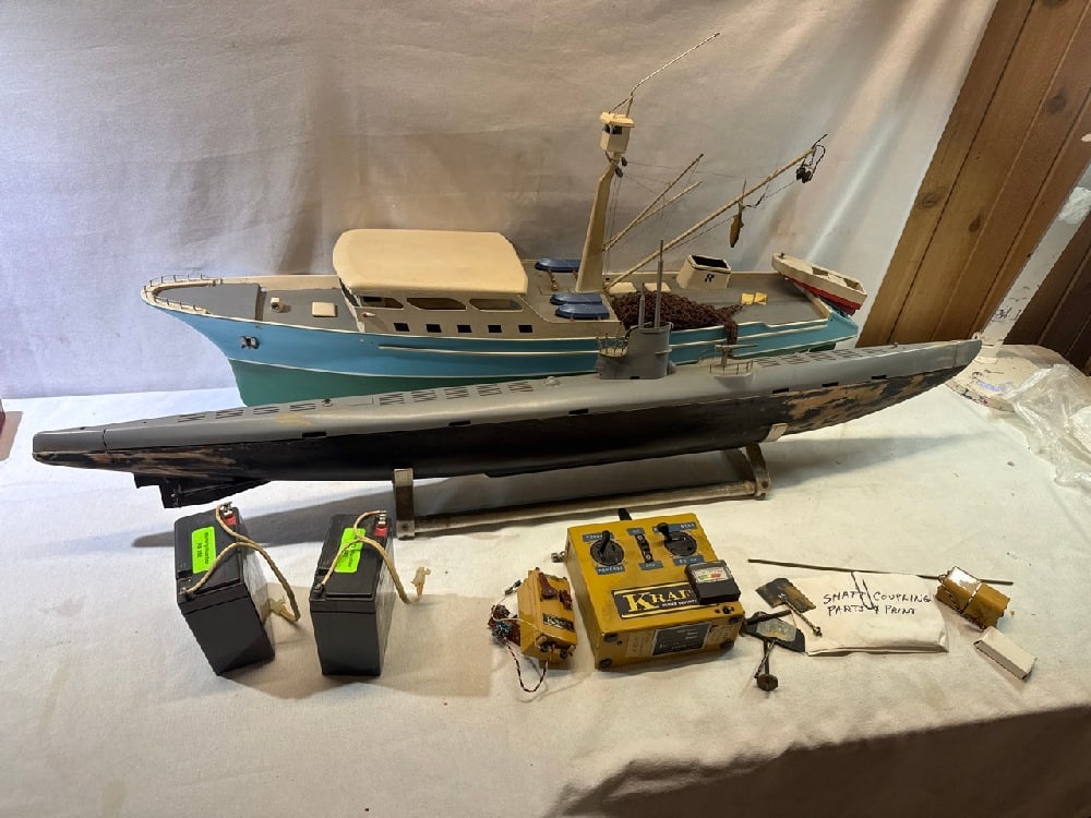Vtg. Remote Control Boats (1 of 10)
