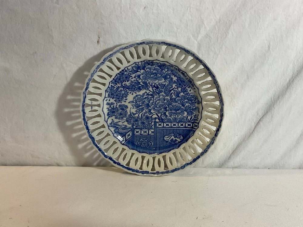 Arita Japanese Export Plate (1 of 3)