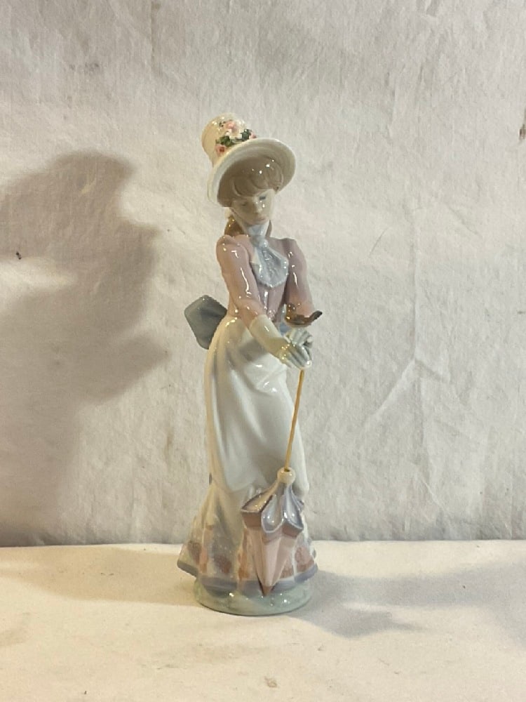 Lladro “Garden Song?? Porcelain Figure (1 of 4)