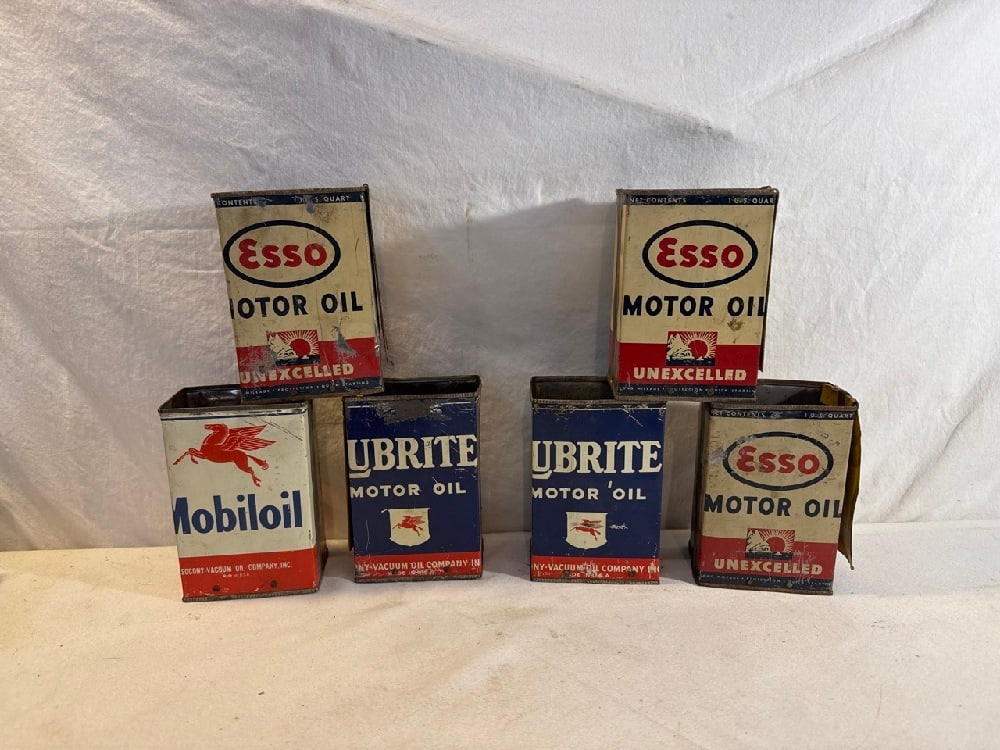 Vtg. Oil cans: Vtg. Oil cans - Esso Motor Oil, Mobiloil and Lubrite