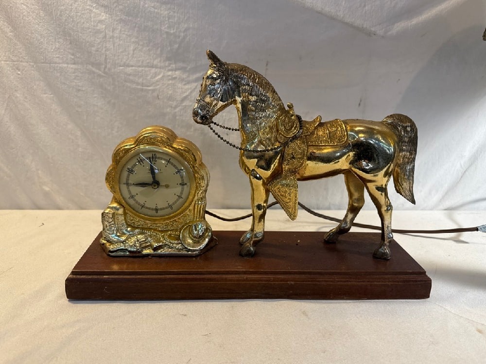 Vtg. United Self-Starting Western Horse Mantel Clock (1 of 5)