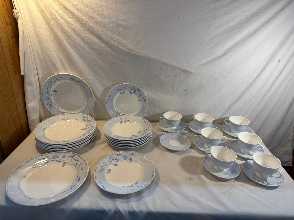 Lenox Swedish Lodge Collection Dinner Ware Set: Lenox Swedish Lodge Collection Dinner Ware Set ~ 8) 11” Plates, 8) 9” Plates, 8 Saucers and 7 Teacups