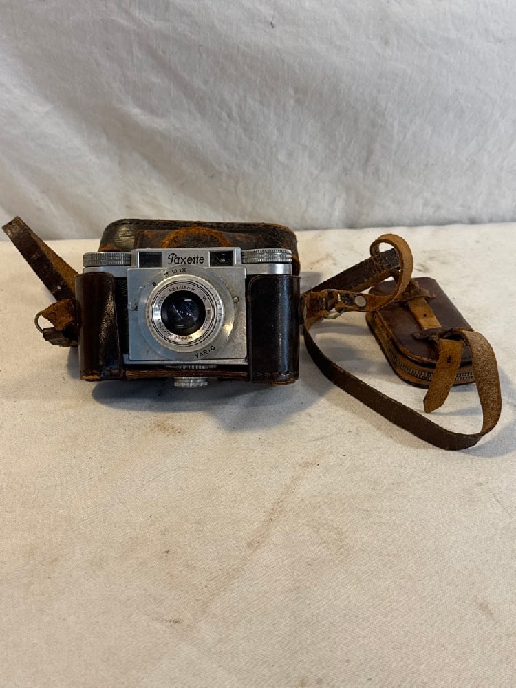 Vtg. Braun Paxette 35mm Film Camera (1 of 6)