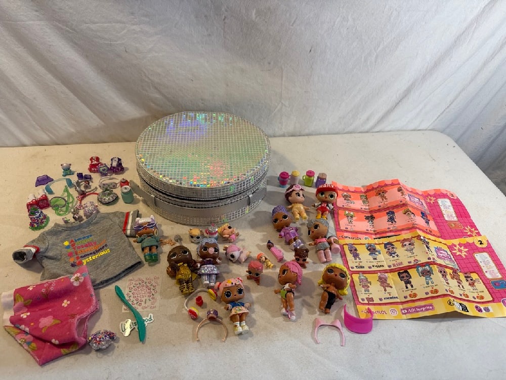 LOL Dolls and Accessories in Ulta Beauty Joybright Disco Box: LOL Dolls and Accessories in Ulta Beauty Joybright Disco Box