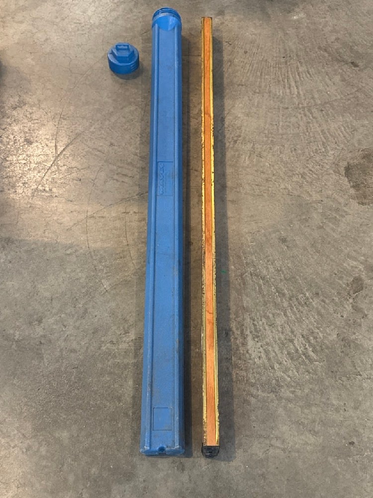 Mayes # 3 Level and Case - 4