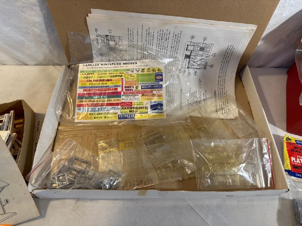 Vtg. Train model Kits - 3