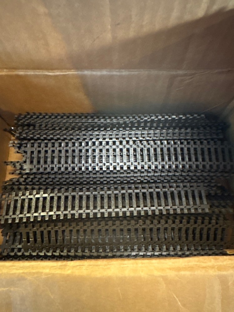 Vtg. Train model Kits - 8