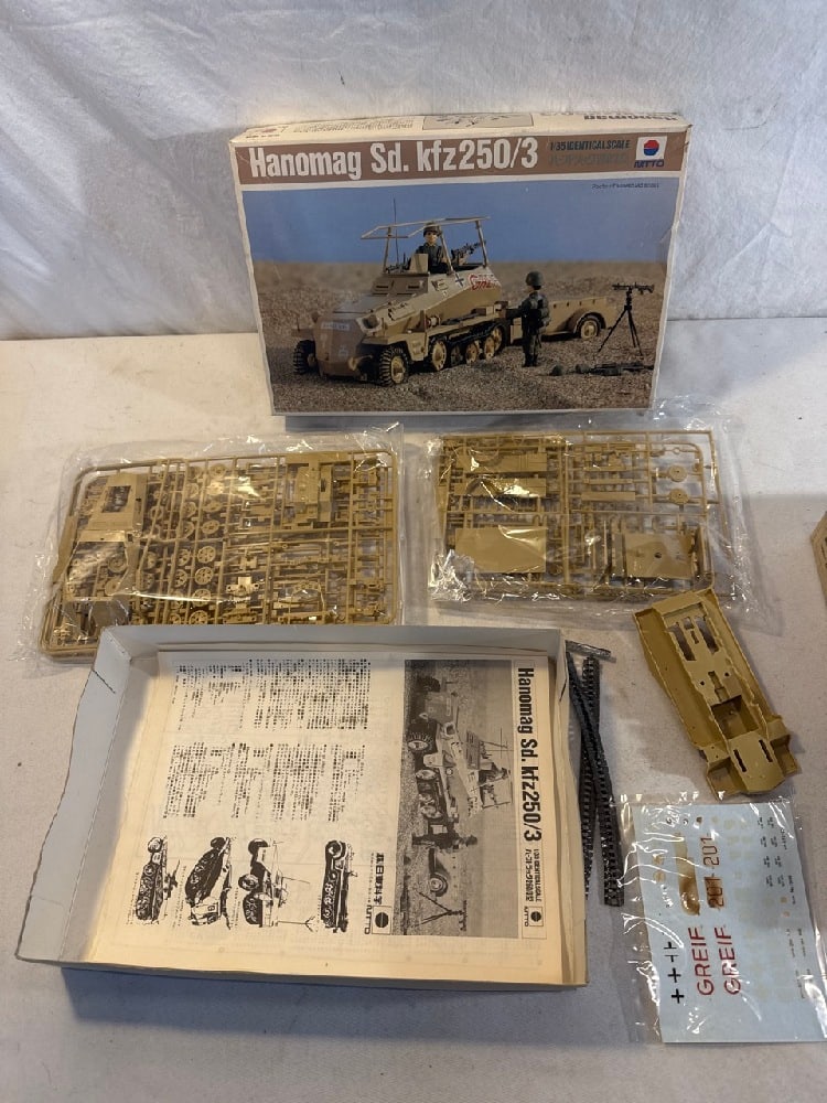 Vtg. Model Kits - 5