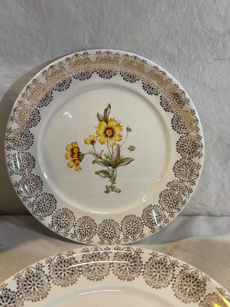 King Quality Fine Dinnerware Set - 2