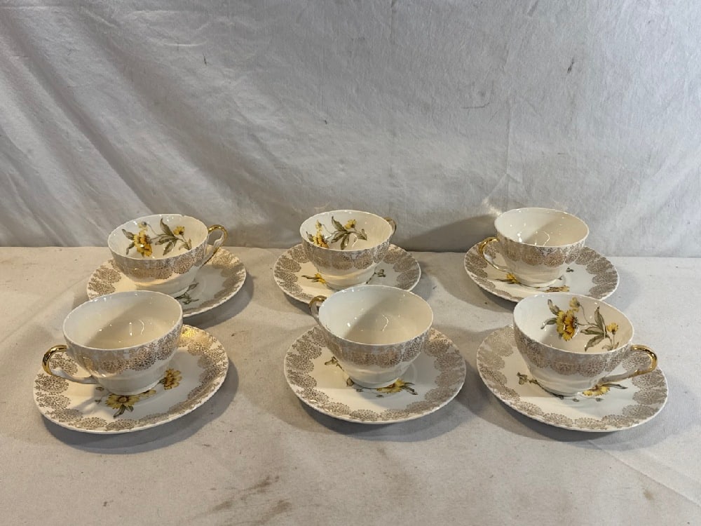 King Quality Fine Dinnerware Set - 6