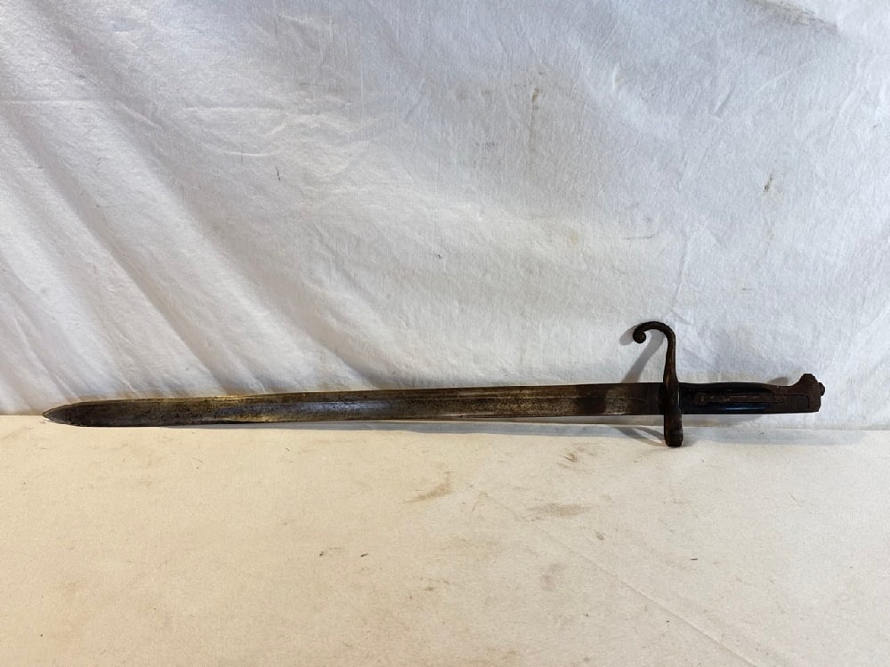 Antique Italian Bayonet- Torino: Antique Italian Bayonet- Torino - 20” Blade, 25” Total length ( Serial No. 11 4922)