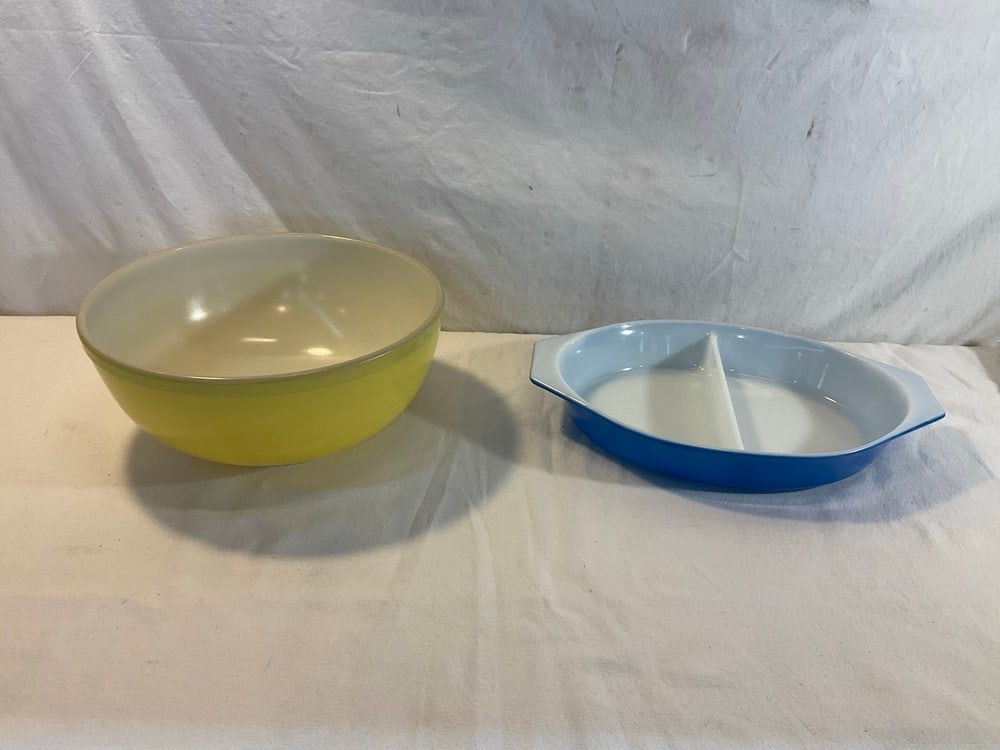 Vintage Pyrex: Vintage Pyrex - Primary Yellow Mixing Bowl and 1.5 quart Blue Divided Dish