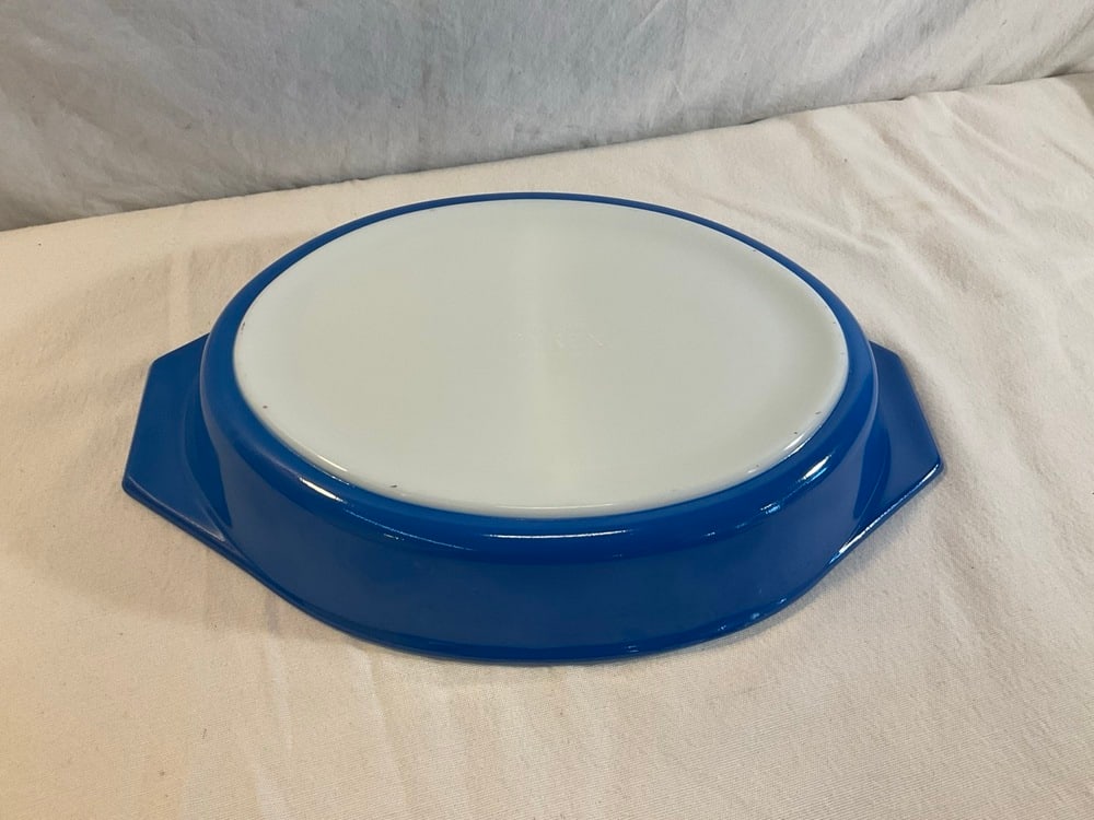 Vintage Pyrex - 7