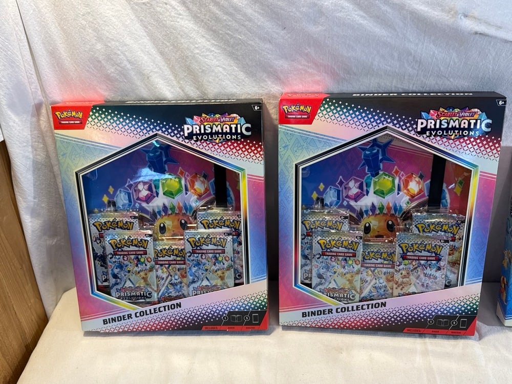 2 Pokémon Scarlet & Violet Evolutions Binder Collection: 2 Pokémon Scarlet & Violet Evolutions Binder Collection - Brand New Sealed