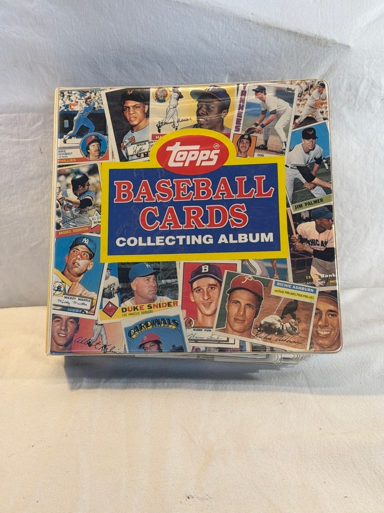 Binder Full Vtg. Topps Baseball Cards: Binder Full Vtg. Topps Baseball Cards