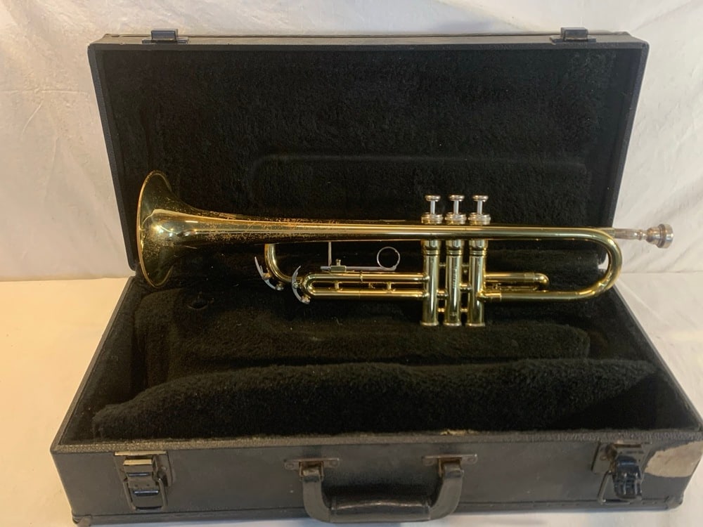King 600 Trumpet in Case (1 of 7)